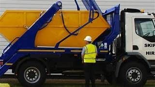Why Facility Managers Find Commercial Skip Hire So Frustrating